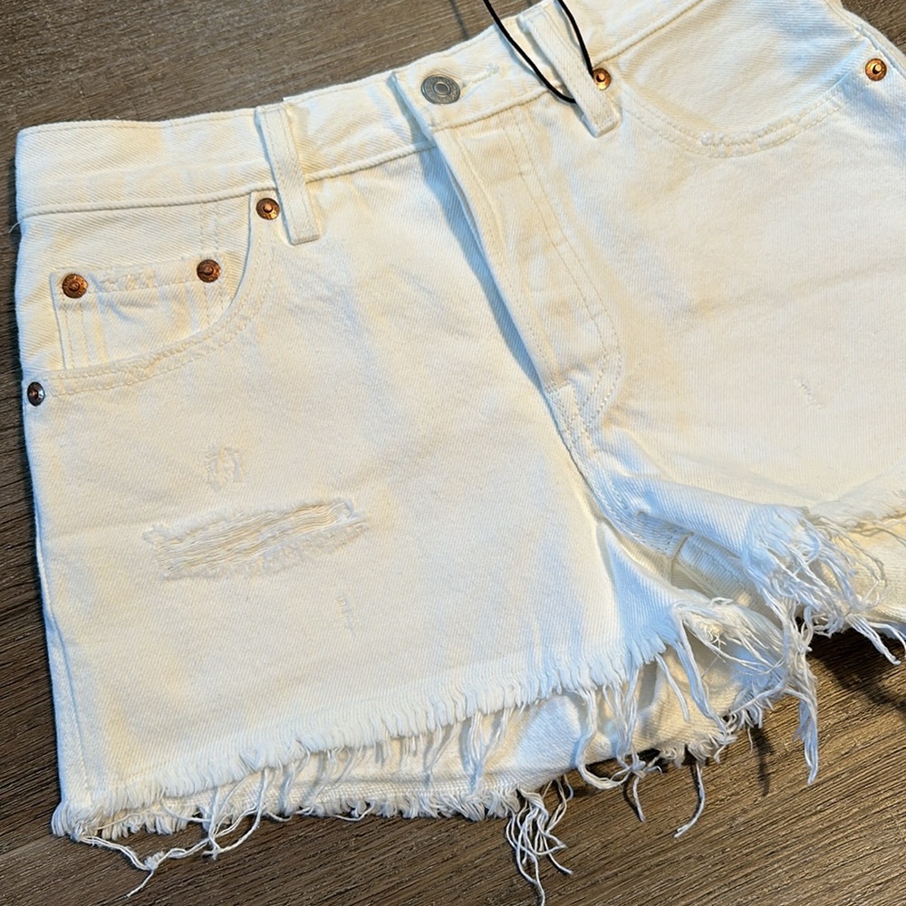 NWT Levi’s Mid-Rise 501 Shorts